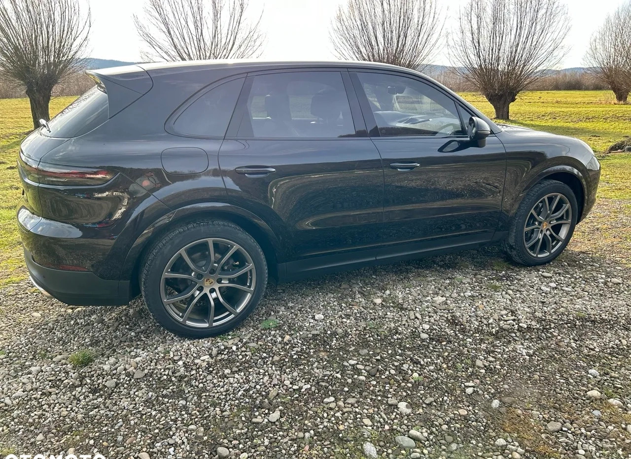 Porsche Cayenne cena 279900 przebieg: 86100, rok produkcji 2019 z Kraków małe 781